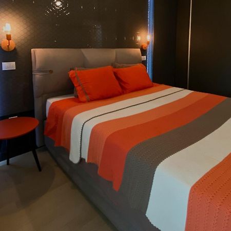 Stylish Apartment, Skopje Centre - Private Parking - Panoramic Views Kültér fotó