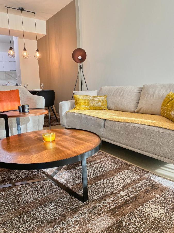 Stylish Apartment, Skopje Centre - Private Parking - Panoramic Views Kültér fotó