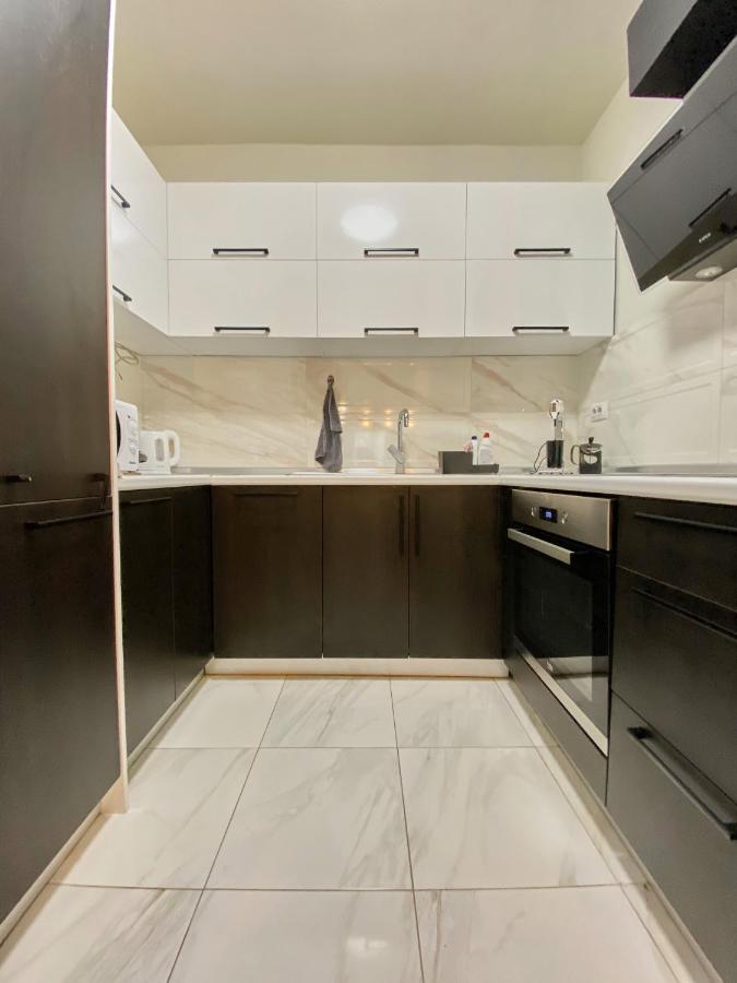 Stylish Apartment, Skopje Centre - Private Parking - Panoramic Views Kültér fotó