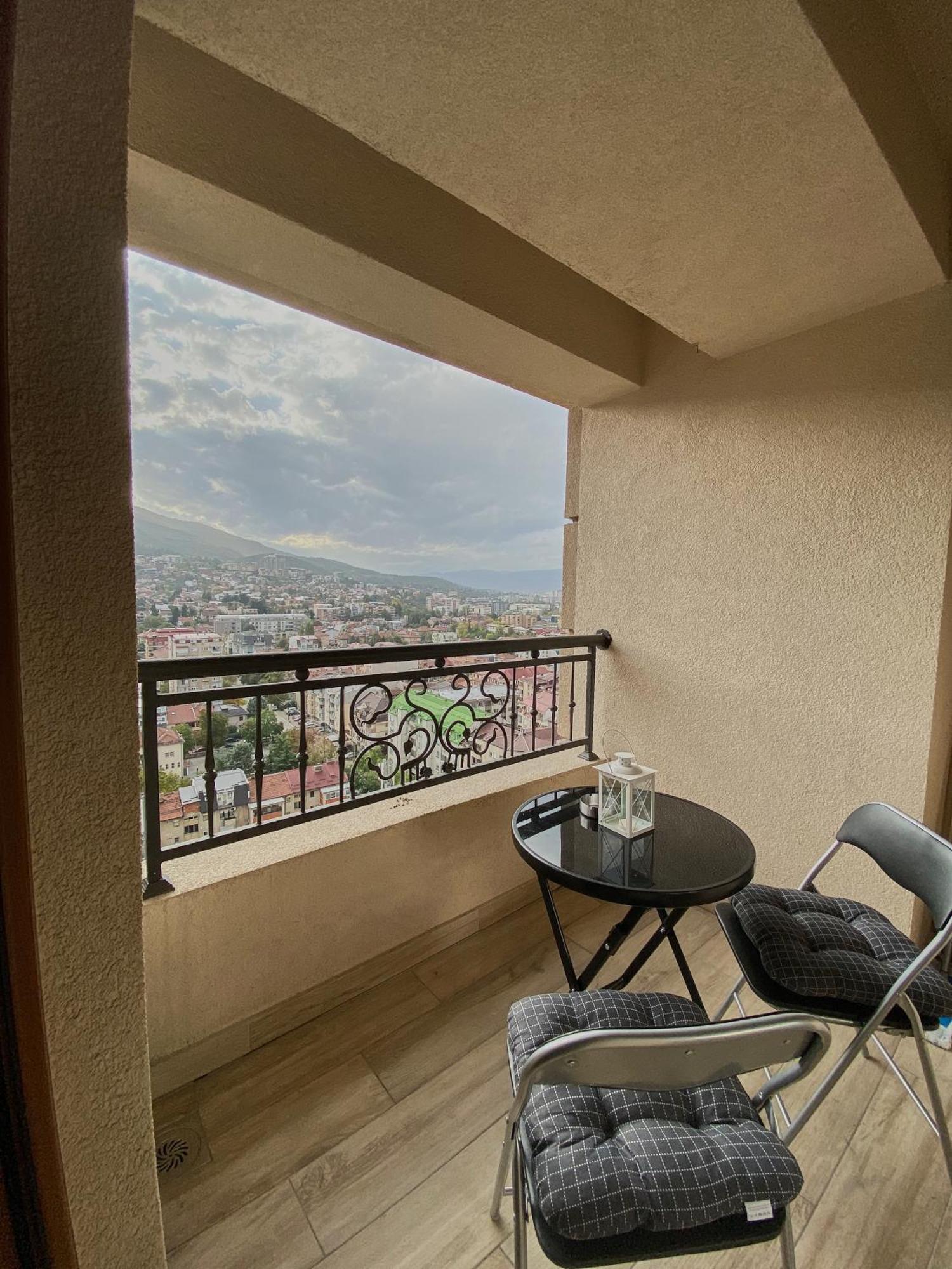 Stylish Apartment, Skopje Centre - Private Parking - Panoramic Views Kültér fotó